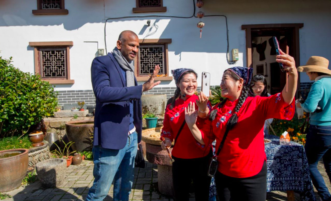 Bridging Heritage: Exploring the Cultural and Historical Synergies between Yichun, Jiangxi and Sri Lanka.